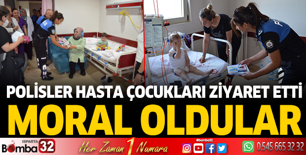 Polisler hasta çocukları ziyaret etti