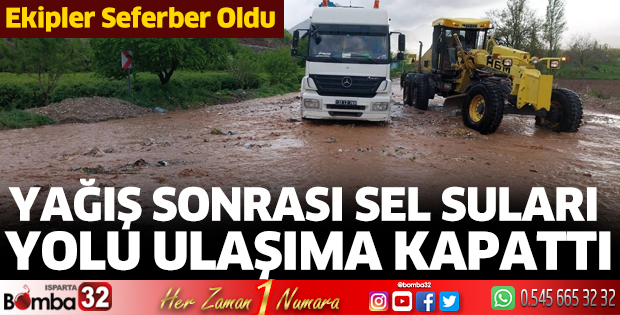 Sağanak yağış sonrası sel suları yolu kapattı