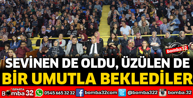 SALONU DOLDURANLAR HEYECANLA KURAYI TAKİP ETTİ