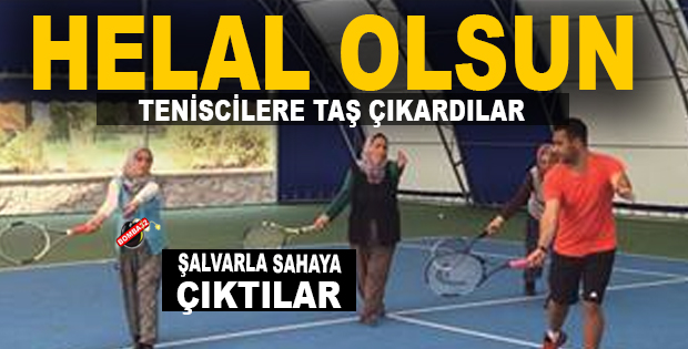 ŞALVARLARIYLA SAHAYA ÇIKTILAR