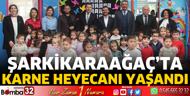 Şarkikaraağaç'ta karne sevinci