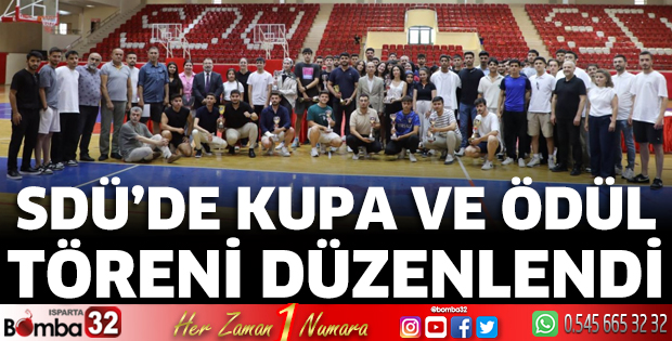 SDÜ’de kupa ve ödül töreni düzenlendi