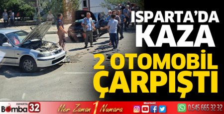 2 otomobil çarpıştı