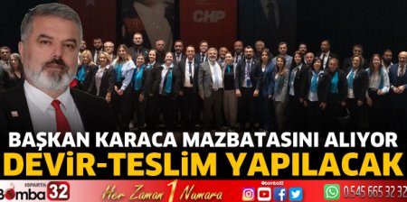 Başkan Karaca mazbatasını alıyor 