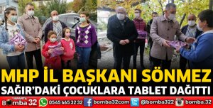 BAŞKAN SÖNMEZ SAĞIR’DAKİ ÇOCUKLARA TABLET DAĞITTI