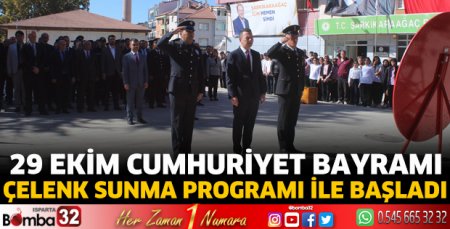 Cumhuriyet Bayramı Çelenk Sunma Programı ile başladı