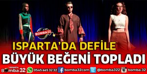 DEFİLE BÜYÜK BEĞENİ TOPLADI