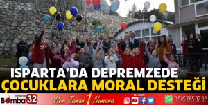 Depremzede çocuklara moral desteği