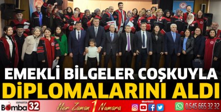 Emekli bilgeler coşkuyla diplomalarını aldı