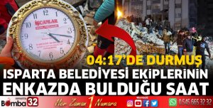 Enkazın altında bulunan saat 04.17'de durmuş