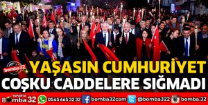 FENER ALAYINDA CUMHURİYET COŞKUSU CADDELERE SIĞMADI