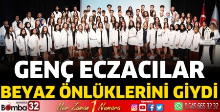 Genç eczacılar beyaz önlüklerini giydi