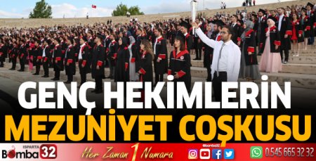 Genç hekimlerin mezuniyet coşkusu