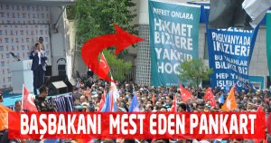 Isparta Mitinginde Davutoğlu'nu Mest Eden Pankart