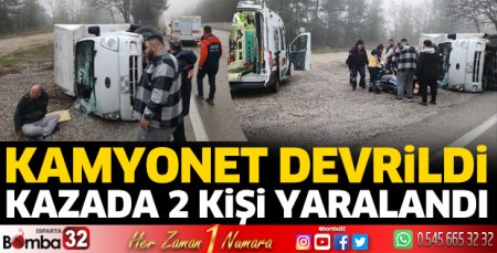 Isparta’da kamyonet devrildi