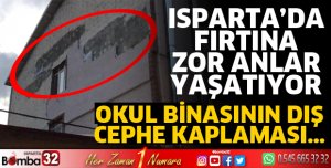 Isparta'da fırtına zor anlar yaşatıyor