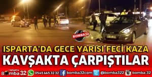 ISPARTA'DA İKİ OTOMOBİL KAVŞAKTA ÇARPIŞTI