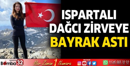 Ispartalı dağcı zirveye bayrak astı