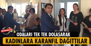 KADINLARA KARANFİL DAĞITTILAR