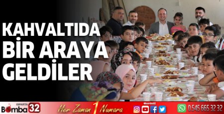 Kahvaltıda bir araya geldiler