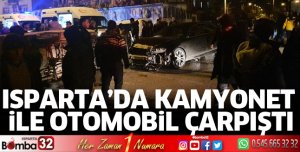 Kamyonet ile otomobil çarpıştı