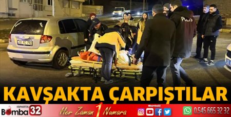 Kavşakta çarpıştılar