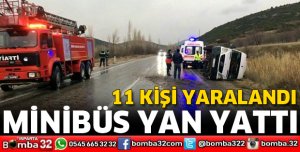 KAYGANLAŞAN YOLDA MİNİBÜS YAN YATTI