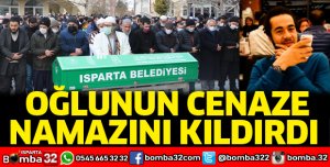 Kazada yaşamını yitiren gencin cenazesini babası kıldırdı