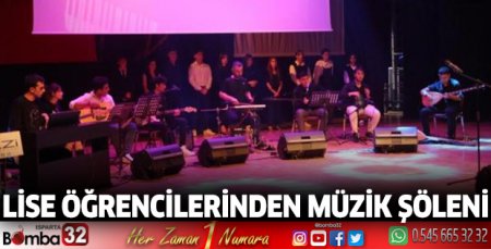 Lise öğrencilerinden müzik şöleni