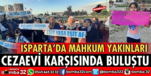 MAHKUM YAKINLARINDAN CEZAEVİ KARŞISINDA İFTAR YEMEĞİ