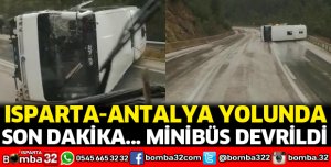 Minibüs devrildi