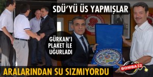 MİT TIRLARINI DURDURAN DÖNEMİN MÜDÜRÜNE PLAKET!