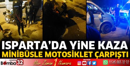 Motosiklet ile minibüs çarpıştı