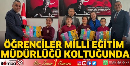 Öğrenciler Milli Eğitim Müdürlüğü koltuğunda
