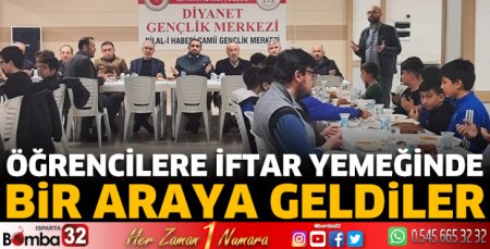 Öğrencilere iftar yemeği