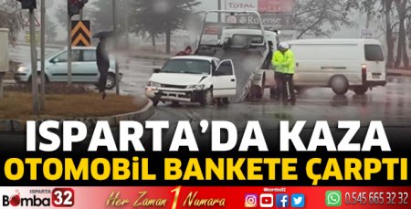 Otomobil bankete çarptı