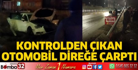 Otomobil direğe çarptı