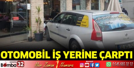 Otomobil iş yerine çarptı