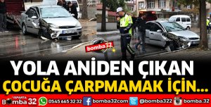 OTOMOBİL ÖNCE KALDIRIMA SONRA AĞACA ÇARPTI