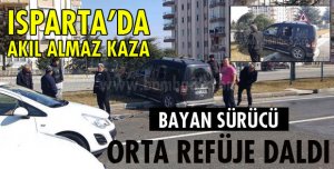 OTOMOBİL ORTA REFÜJDE AĞACA ÇARPTI