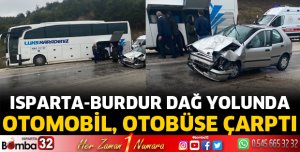Otomobil, yolcu otobüsüne çarptı