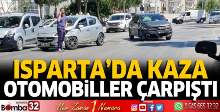 Otomobiller çarpıştı