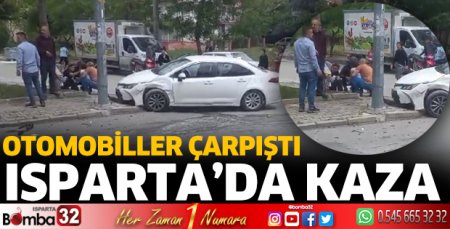 Otomobiller çarpıştı