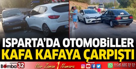 Otomobiller kafa kafaya çarpıştı 