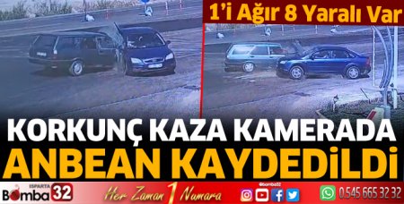 Otomobillerin çarpıştığı kaza kamerada 