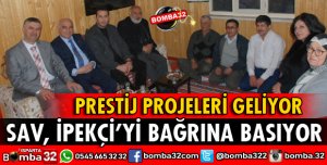 SAV HALKI İPEKÇİ’Yİ BAĞRINA BASIYOR