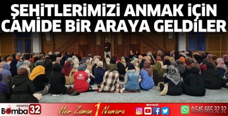 Şehitlerimiz için sabah namazında bir araya geldiler