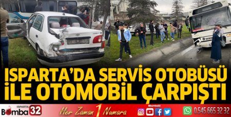 Servis otobüsü ile otomobil çarpıştı