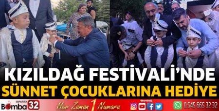 Sünnet çocuklarına hediyeleri takdim edildi 
