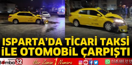 Ticari taksi ile otomobil çarpıştı